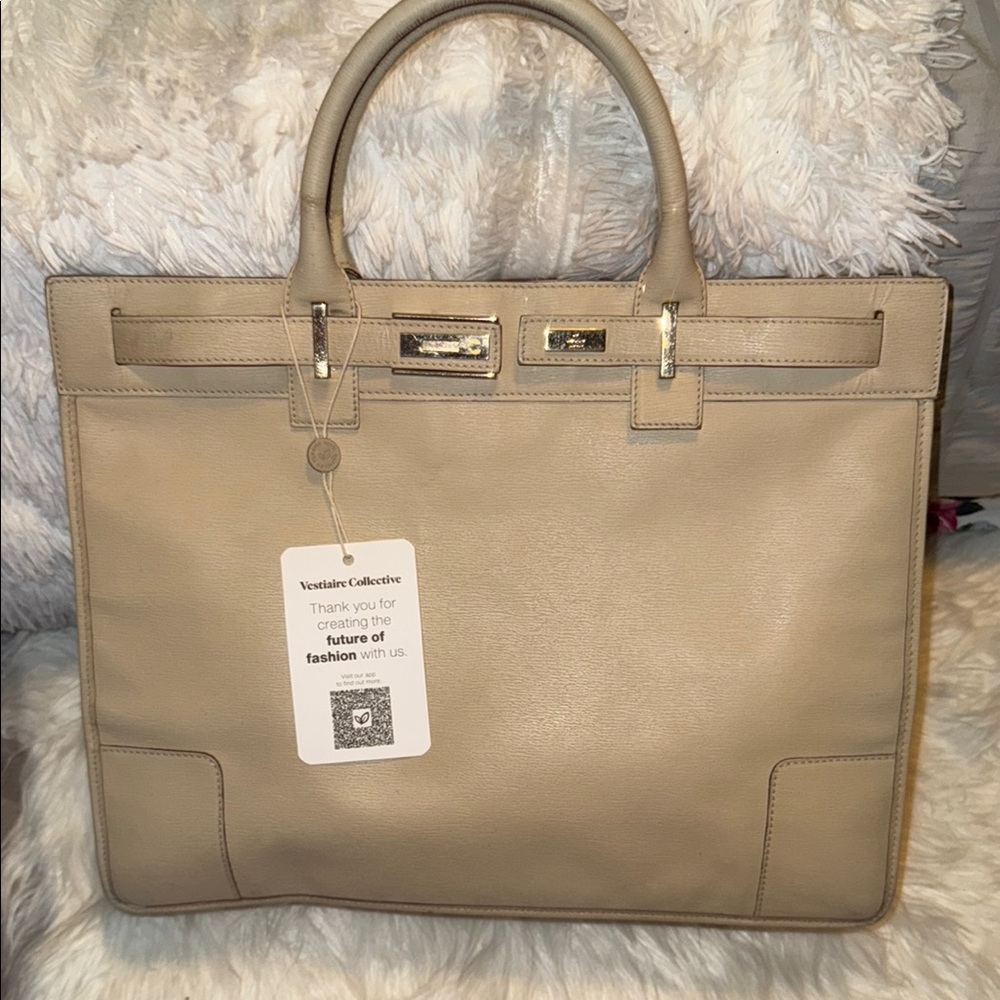 ✨RARE✨ Authentic Gucci “Birkin” style Beige/Cream Leather Satchel 🤎